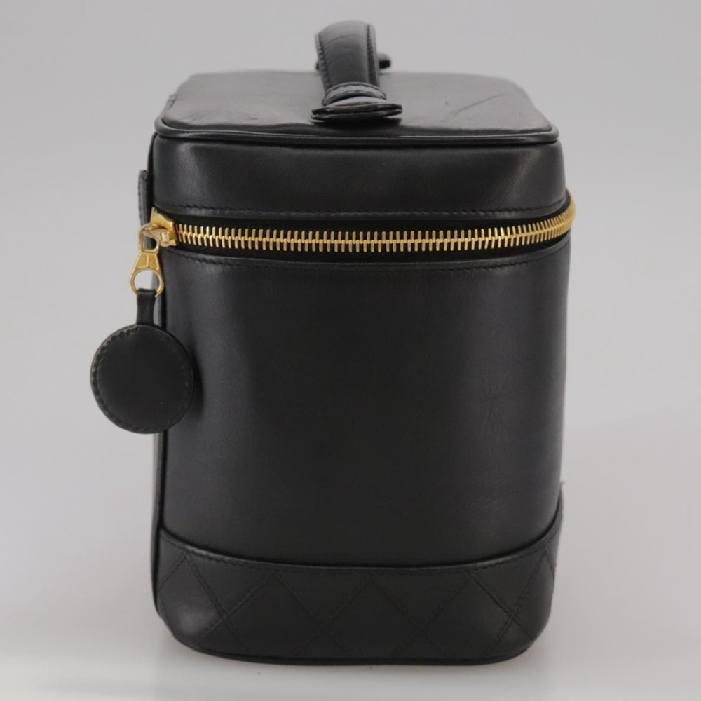 CHANEL CC Logo Grained Calfskin Cosmetics Vanity Hand Bag - Picture 1 of 16